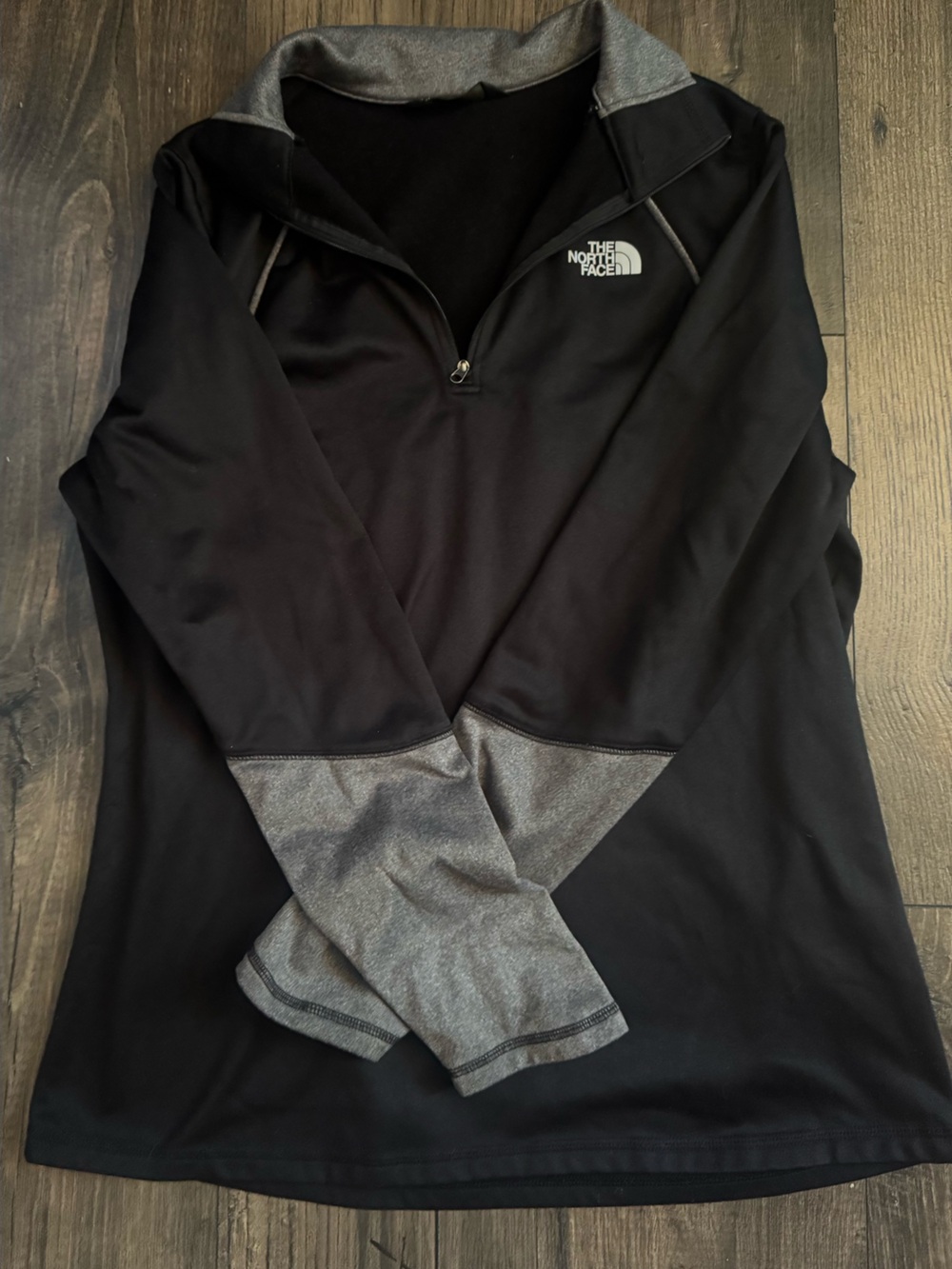 The North Face Women's XL Quarter Zip Pullover Black Gray Athletic Hiking Top